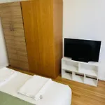 Ensuite With Kitchen Ext Large Room With Balcony In Zone 2